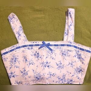 NWT..ALTAR'D STATE Floral Blue and White Crop Top Size Medium... NEW With Tags
